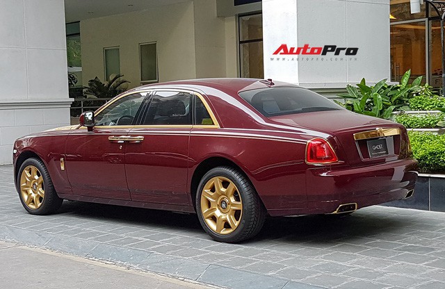  Ông chủ tập đoàn FLC tậu thêm Rolls-Royce Ghost dát vàng khủng nhất Việt Nam  - Ảnh 5.