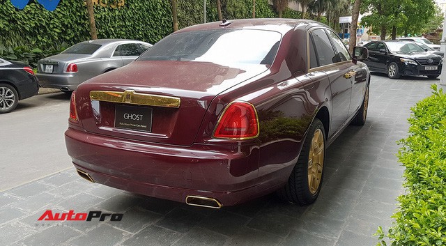  Ông chủ tập đoàn FLC tậu thêm Rolls-Royce Ghost dát vàng khủng nhất Việt Nam  - Ảnh 6.