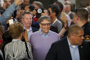 Warren Buffett 60 năm không đổi nhà, Bill Gates xài đồng hồ giá chỉ 200 nghìn đồng - Các tỷ phú giàu nhất thế giới sống đơn giản như vậy đó - Ảnh 3. Warren Buffett 60 năm không đổi nhà, Bill Gates xài đồng hồ giá chỉ 200 nghìn đồng - Các tỷ phú giàu nhất thế giới sống đơn giản như vậy đó - Ảnh 3.