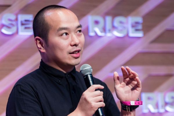 Con đường thành công của nhà sáng lập đế chế truyền thông 9GAG: Thận trọng từng bước, không sao chép người khác mà hãy trở thành phiên bản tốt nhất của chính mình - Ảnh 2. Con đường thành công của nhà sáng lập đế chế truyền thông 9GAG: Thận trọng từng bước, không sao chép người khác mà hãy trở thành phiên bản tốt nhất của chính mình - Ảnh 2.