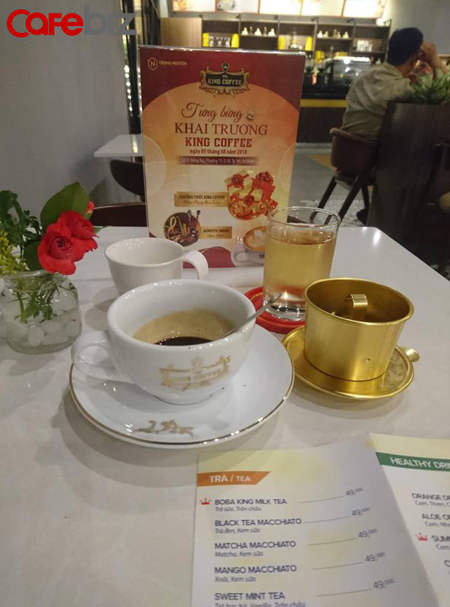 Bên trong quán cafe King Coffee của vợ vua cà phê Trung Nguyên có gì? - Ảnh 2. Bên trong quán cafe King Coffee của vợ vua cà phê Trung Nguyên có gì? - Ảnh 2.
