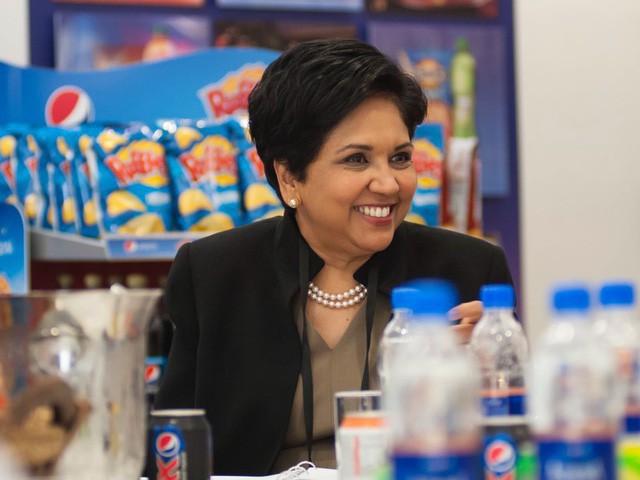 Cuộc đời và sự nghiệp của nữ tướng lừng danh Pepsi: Đặt chân tới Mỹ ở tuổi 22, kiếm được 31 triệu USD trong năm ngoái - Ảnh 3. Cuộc đời và sự nghiệp của nữ tướng lừng danh Pepsi: Đặt chân tới Mỹ ở tuổi 22, kiếm được 31 triệu USD trong năm ngoái - Ảnh 3.