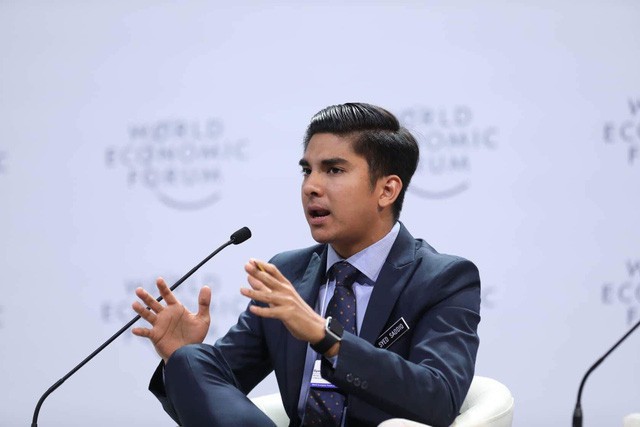 Chàng bộ trưởng Malaysia tuổi 25: Soái ca ngoài đời thực với đam mê chạy bộ và chơi điện tử - Ảnh 10. Chàng bộ trưởng Malaysia tuổi 25: Soái ca ngoài đời thực với đam mê chạy bộ và chơi điện tử - Ảnh 10.