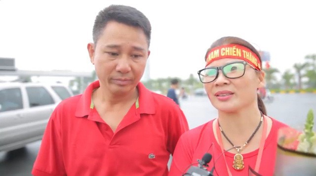Cha mẹ Quang Hải chia sẻ về việc con trai bị chỉ trích sau khi Olympic Việt Nam thất bại trước UAE - Ảnh 2. Cha mẹ Quang Hải chia sẻ về việc con trai bị chỉ trích sau khi Olympic Việt Nam thất bại trước UAE - Ảnh 2.