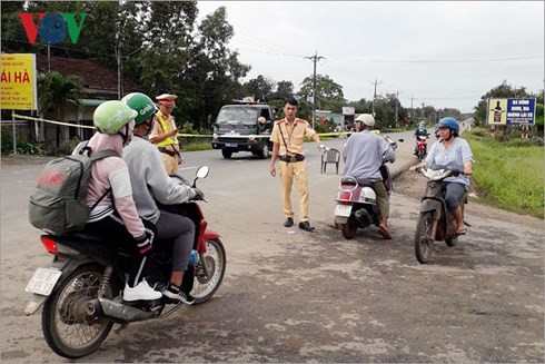 Sập cầu Tân Hà trong đêm, giao thông hoàn toàn bị cô lập - Ảnh 2.