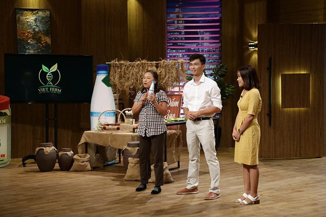Sau Shark Tank mùa 1, Dấm gạo Thuỷ Tâm đã vượt qua vòng thẩm định, vẫn nhận 4 tỷ đồng từ Shark Phú và Shark Vương như cam kết trên truyền hình - Ảnh 1. Sau Shark Tank mùa 1, Dấm gạo Thuỷ Tâm đã vượt qua vòng thẩm định, vẫn nhận 4 tỷ đồng từ Shark Phú và Shark Vương như cam kết trên truyền hình - Ảnh 1.
