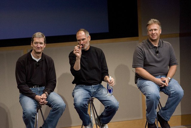 Tiết lộ cuộc đời vị thuyền trưởng Apple: Từng suýt hiến gan cho Steve Jobs, sự nghiệp đi đâu cũng làm chức to - Ảnh 8. Tiết lộ cuộc đời vị thuyền trưởng Apple: Từng suýt hiến gan cho Steve Jobs, sự nghiệp đi đâu cũng làm chức to - Ảnh 8.