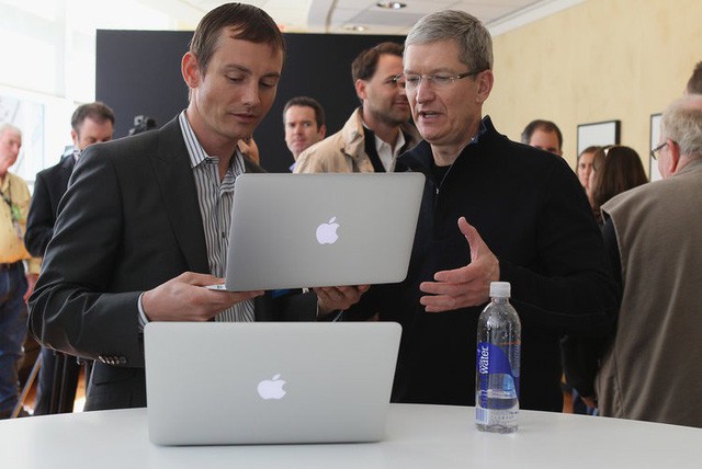 Tiết lộ cuộc đời vị thuyền trưởng Apple: Từng suýt hiến gan cho Steve Jobs, sự nghiệp đi đâu cũng làm chức to - Ảnh 10. Tiết lộ cuộc đời vị thuyền trưởng Apple: Từng suýt hiến gan cho Steve Jobs, sự nghiệp đi đâu cũng làm chức to - Ảnh 10.