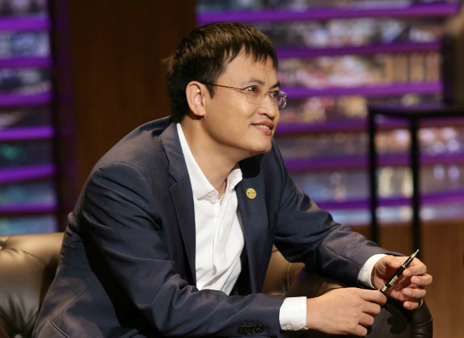 hoc warren buffett mua “xac song”, shark vuong om “trai dang” hinh anh 2