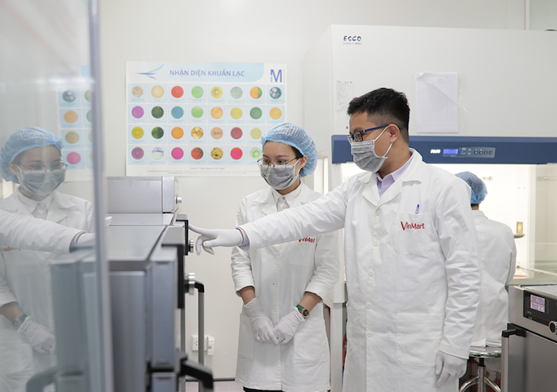 VinCommerce đầu tư hệ thống hơn 30 phòng/trạm kiểm nghiệm VSATTP và hệ thống 14 nông trường công nghệ cao VinEco trên toàn quốc