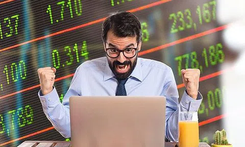 Đầu tư cổ phiếu là hành trình cô độc: Khoảnh khắc phát tài sau một đêm đổi bằng cả hàng chục năm tích lũy, rèn tâm tính