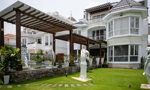 Đại gia Quận 7 hé lộ sự giàu có khủng khiếp: Đập bỏ hoàn toàn 1 căn biệt thự để xây nhà 400 tỷ, sẽ mua thêm chục cái siêu xe về trưng "cho bõ"