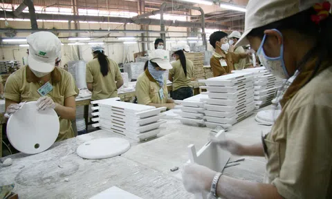 Doanh nghiệp nước ngoài đồng kiến nghị: Chậm mở cửa, cơ hội đầu tư sẽ không quay trở lại VN