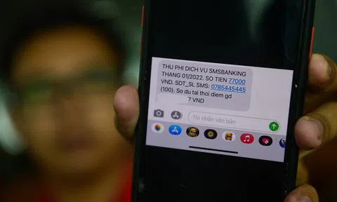 Người dùng đua nhau hủy dịch vụ SMS Banking vì phí ‘cắt cổ', nhà mạng 'lãnh hậu quả'?