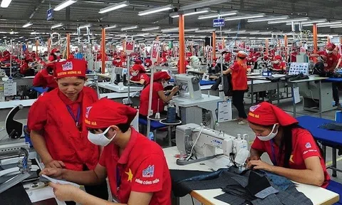 Nới “trần” giờ làm thêm: Doanh nghiệp đề xuất bỏ giới hạn theo tháng