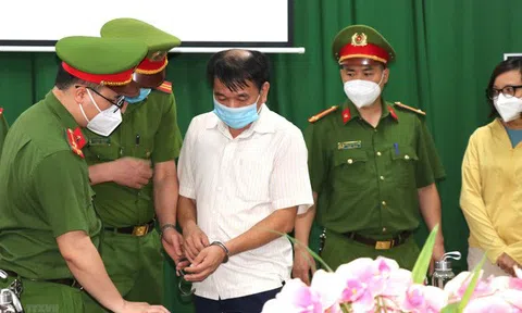 Báo động nạn 'hoa hồng' trong mua sắm thiết bị y tế