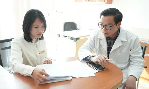 Chiến thắng ung thư xương, cô gái đầu quân vào ngành y để trả ơn cuộc đời