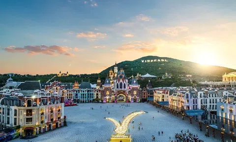 8Wonder “cháy vé” chỉ sau chưa tới 24 giờ mở bán chính thức