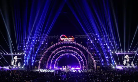 Maroon 5 khiến khán giả 8Wonder Winter Festival phát cuồng với loạt hit “siêu đỉnh”