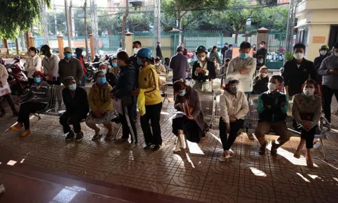 Vụ 'người dân nữa đêm đi làm thủ tục đất đai': Bộ Tài nguyên và Môi trường lên tiếng!
