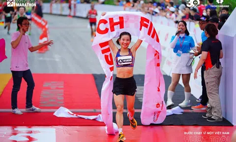 Các nữ runner Việt Nam vượt trội trong giải Marathon quốc tế Thành phố Hồ Chí Minh Techcombank mùa thứ 6