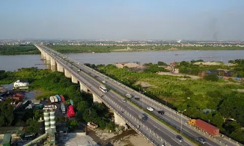 Thị trường BĐS Hà Nội 'gãy nhịp' khi loạt dự án cầu bắc qua sông Hồng, sông Đuống dừng triển khai?