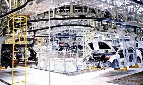 Xiaomi xây nhà máy ô tô điện, quyết đấu Tesla