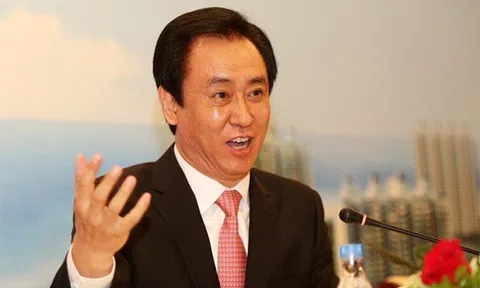 Đường sự nghiệp của chủ tịch Evergrande: Từ thanh niên cấp 3 bỏ học, kỹ sư thép đến tỷ phú gánh nợ 300 tỷ USD