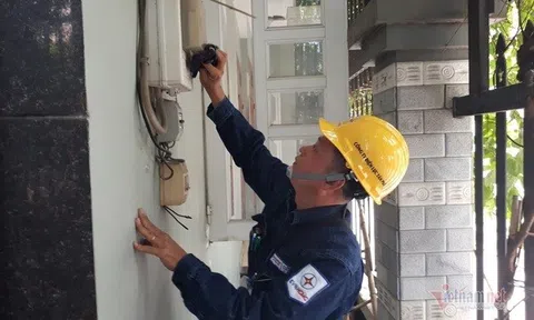 Bộ Công thương: ‘Không nghĩ đến việc tăng giá điện, nghiên cứu giảm thuế để giảm giá xăng’