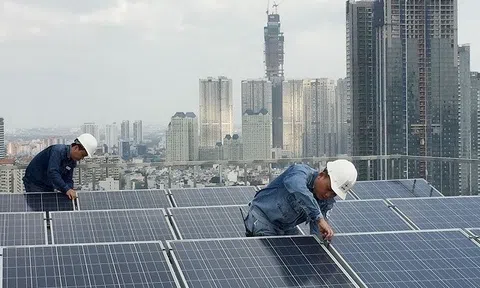 Hàng loạt dự án điện mặt trời mái nhà sắp bị hủy hợp đồng, tách đấu nối?