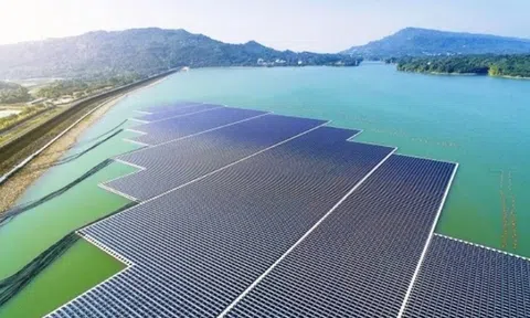 Nghệ An: Chấp thuận đầu tư 2 nhà máy điện mặt trời khổng lồ trên mặt nước