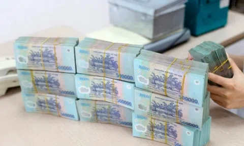 Lãi suất huy động đồng loạt giảm về đáy lịch sử