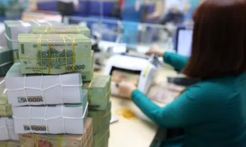 Con số vừa công bố gây sốc ngành ngân hàng: tín dụng mới đạt gần 12,6 triệu tỷ đồng, bệnh thừa tiền khó chữa!