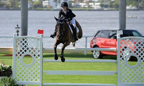 Cuộc sống đáng mơ ước của con gái tỷ phú Bill Gates