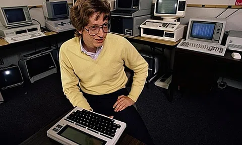 Tỷ phú Bill Gates làm gì ở tuổi 20?