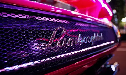 Chuyện về tay chủ xe Lamborghini "điên" nhất thế giới