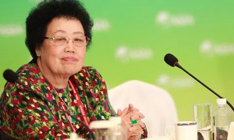 Nữ vương bất động sản TQ: 'Nghèo đói là trường học lớn nhất đời tôi'