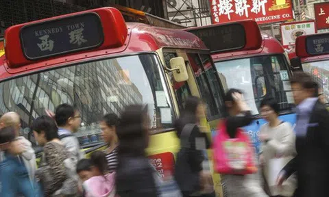 Từ phục vụ bàn thành "vua xe bus" kiêm trùm địa ốc Hồng Kông
