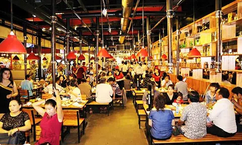 Chân dung hai ông lớn dẫn đầu chuỗi bán lẩu, nướng, bia tươi