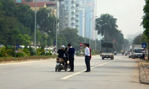 Đi xe bốn bánh, sơ mi láng cóng, tháng không kiếm nổi 5 triệu đồng