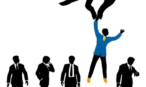 THÀNH CÔNG = 40% quan niệm tư tưởng + 40% quan hệ xã hội + 20% năng lực chuyên môn. Từ công thức này rút ra 8 kiểu người sẽ bị xã hội đào thải nếu không thay đổi