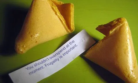 Get rich slowly #4: Tiêu xài phung phí khi còn trẻ - nguyên nhân đẩy bạn đến tương lai ‘gần đất xa trời’ mà vẫn phải chạy từng xu mua nhu yếu phẩm