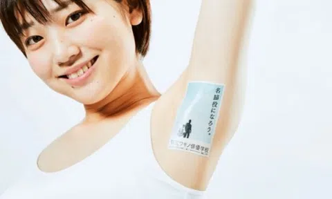 Lạ: Công ty muốn quảng cáo trên nách phụ nữ