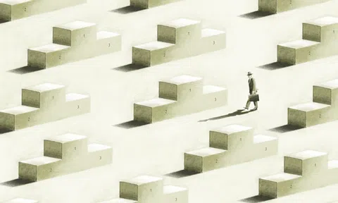 Thất nghiệp tuổi 35: Muốn ổn định sớm, sợ thay đổi nên dễ bị sa thải, từ 'manager' thành cấp dưới, nhận lương sinh viên!