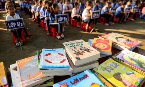 Dân Việt chi hơn 1.000 tỷ đồng/năm mua SGK dùng một lần