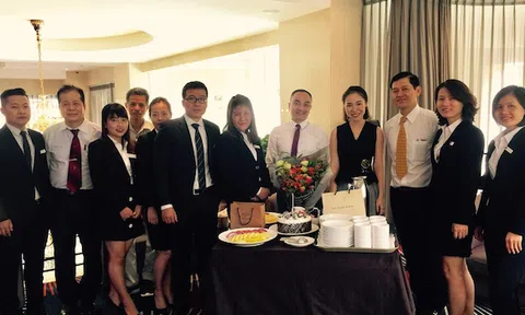 Chàng bồi bàn tự 'mở cửa' leo lên ghế tổng giám đốc khách sạn cao cấp