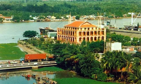 Di dời 10 cảng trên sông Sài Gòn: Bến Nhà Rồng sẽ quy hoạch thế nào?