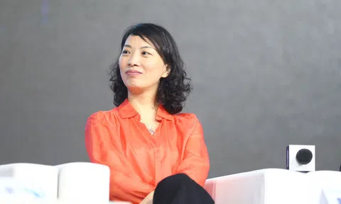 Chân dung 1 trong 5 người phụ nữ quyền lực đứng sau Jack Ma: Từ nhân viên lễ tân 30 tuổi không kinh nghiệm đến nữ hoàng logistics