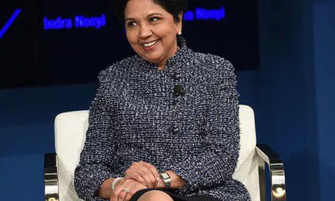 Cuộc đời và sự nghiệp của nữ tướng lừng danh Pepsi: Đặt chân tới Mỹ ở tuổi 22, kiếm được 31 triệu USD trong năm ngoái