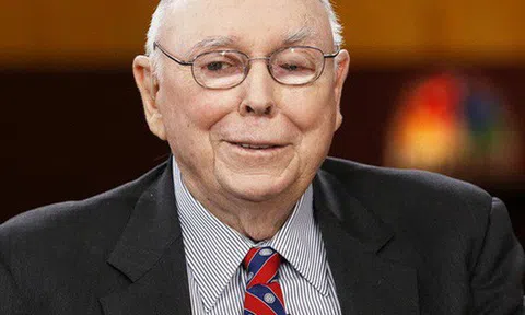 Chưa từng tham gia khóa học tài chính nào vẫn trở thành huyền thoại giới đầu tư, tỷ phú 94 tuổi tiết lộ: "Đây là luật sống, chìa khóa cho sự thành công"